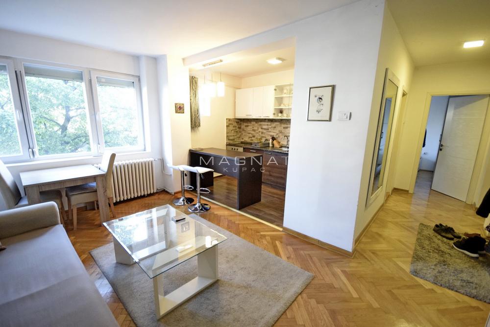 Stan na prodaju u Beogradu, Vračar, dvosoban, 54m2, cena 187900 evra