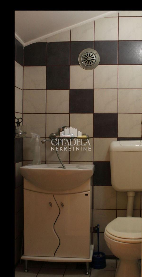 Stan na prodaju u Beogradu, Crveni Krst, dvoiposoban, 66m2, cena 292600 evra