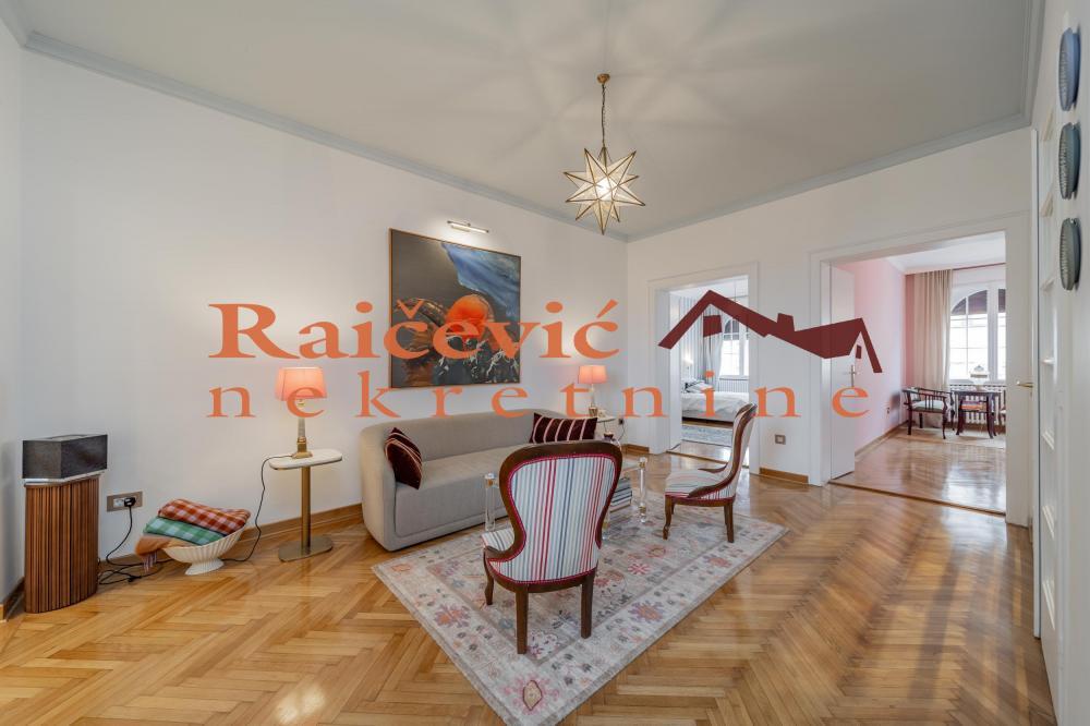 Stan na prodaju u Beogradu, Cvetni trg, trosoban, 107m2, cena 570000 evra