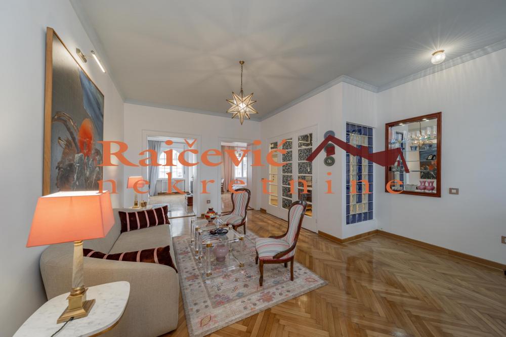 Stan na prodaju u Beogradu, Cvetni trg, trosoban, 107m2, cena 590000 evra