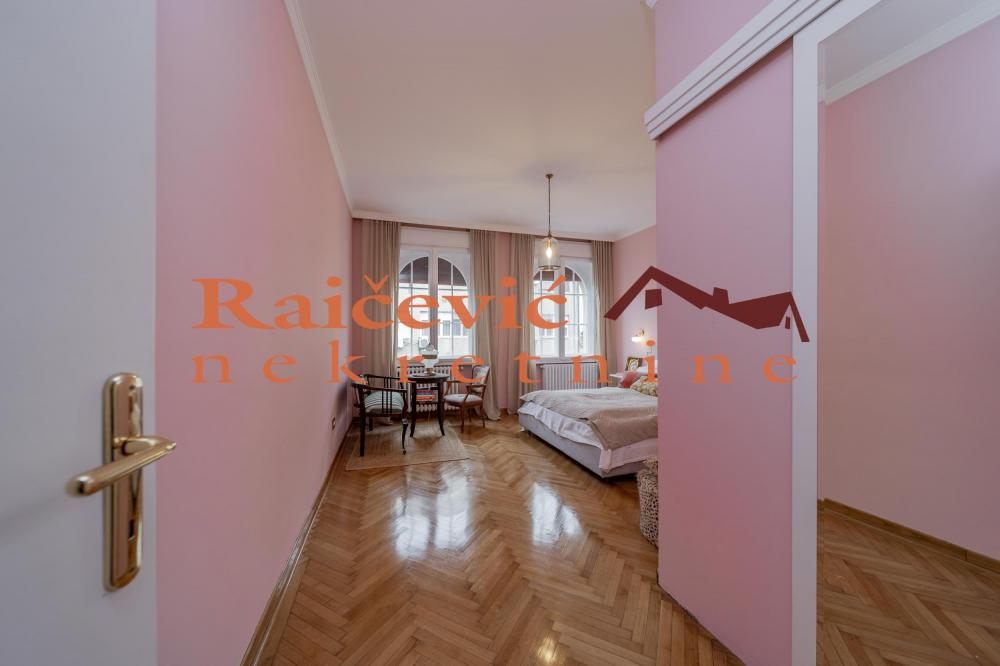Stan na prodaju u Beogradu, Cvetni trg, trosoban, 107m2, cena 590000 evra