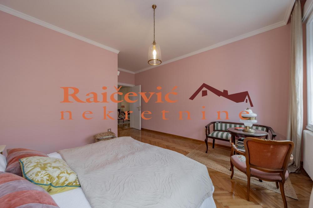 Stan na prodaju u Beogradu, Cvetni trg, trosoban, 107m2, cena 590000 evra