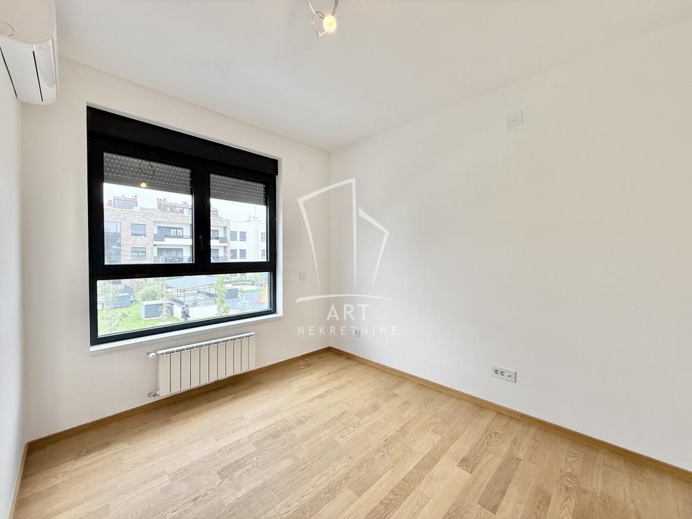 Stan na prodaju u Beogradu, Novi Beograd, cetvorosoban, 95m2, cena 340000 evra