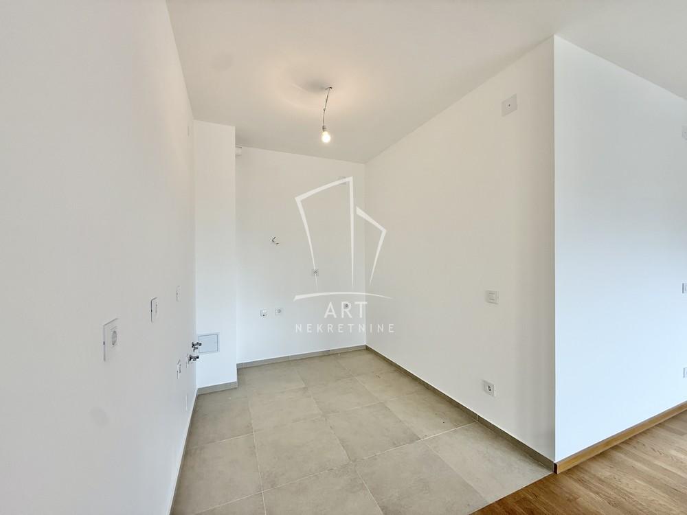 Stan na prodaju u Beogradu, Novi Beograd, cetvorosoban, 95m2, cena 340000 evra