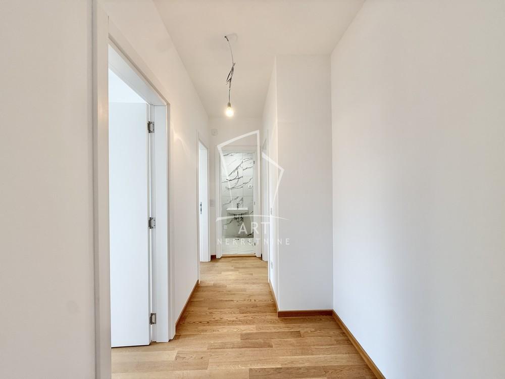 Stan na prodaju u Beogradu, Novi Beograd, cetvorosoban, 95m2, cena 340000 evra