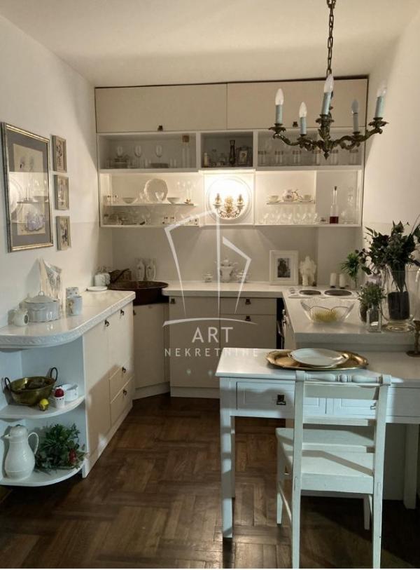 Stan na prodaju u Beogradu, Savski venac, jednoiposoban, 45m2, cena 153000 evra