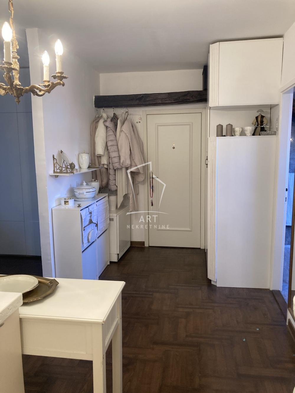 Stan na prodaju u Beogradu, Savski venac, jednoiposoban, 45m2, cena 153000 evra