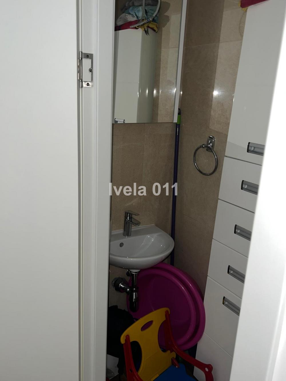 Stan na prodaju u Beogradu, Učiteljsko naselje, trosoban, 68m2, cena 255000 evra