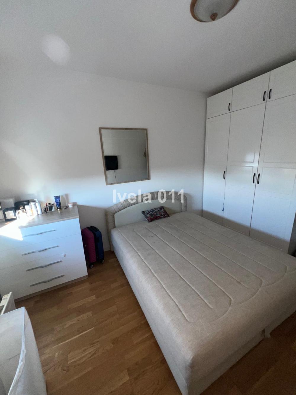 Stan na prodaju u Beogradu, Učiteljsko naselje, trosoban, 68m2, cena 255000 evra