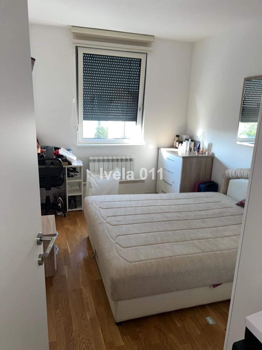 Stan na prodaju u Beogradu, Učiteljsko naselje, trosoban, 68m2, cena 255000 evra