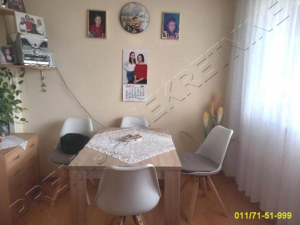 Stan na prodaju u Beogradu, Borča, dvosoban, 56m2, cena 45000 evra