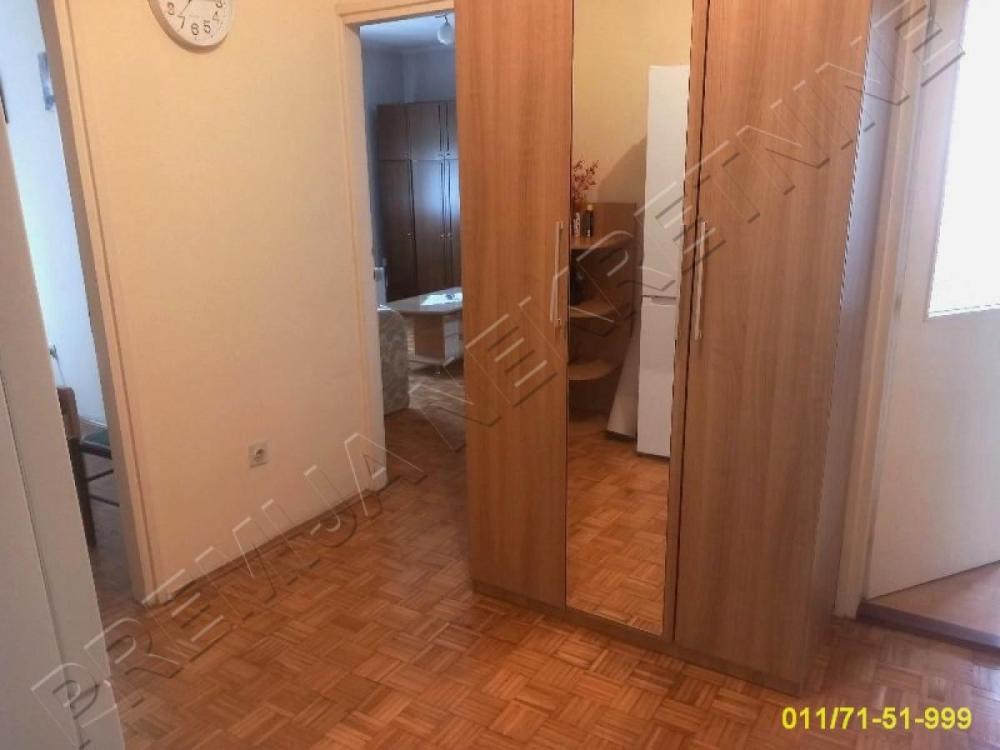 Stan na prodaju u Beogradu, Borča, dvosoban, 56m2, cena 45000 evra