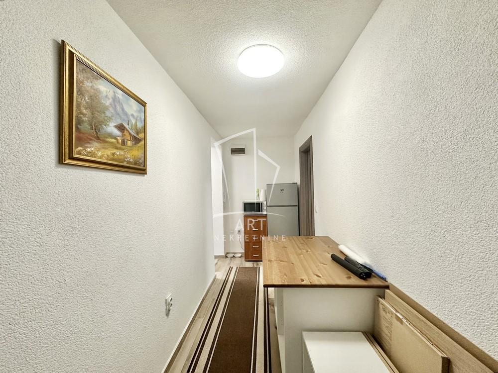 Stan na prodaju u Beogradu, Karaburma, dvoiposoban, 42m2, cena 110000 evra