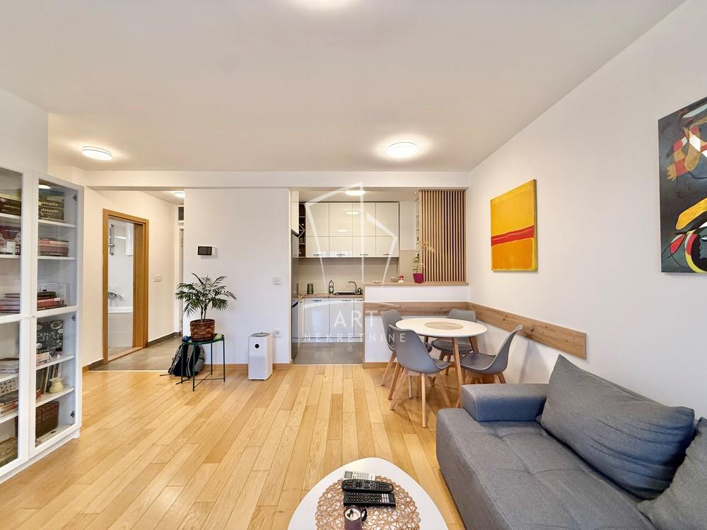 Stan na prodaju u Beogradu, Zemun, dvosoban, 52m2, cena 225000 evra