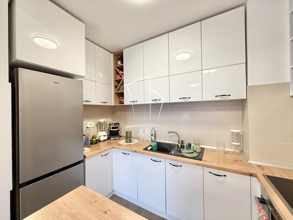 Stan na prodaju u Beogradu, Zemun, dvosoban, 52m2, cena 225000 evra