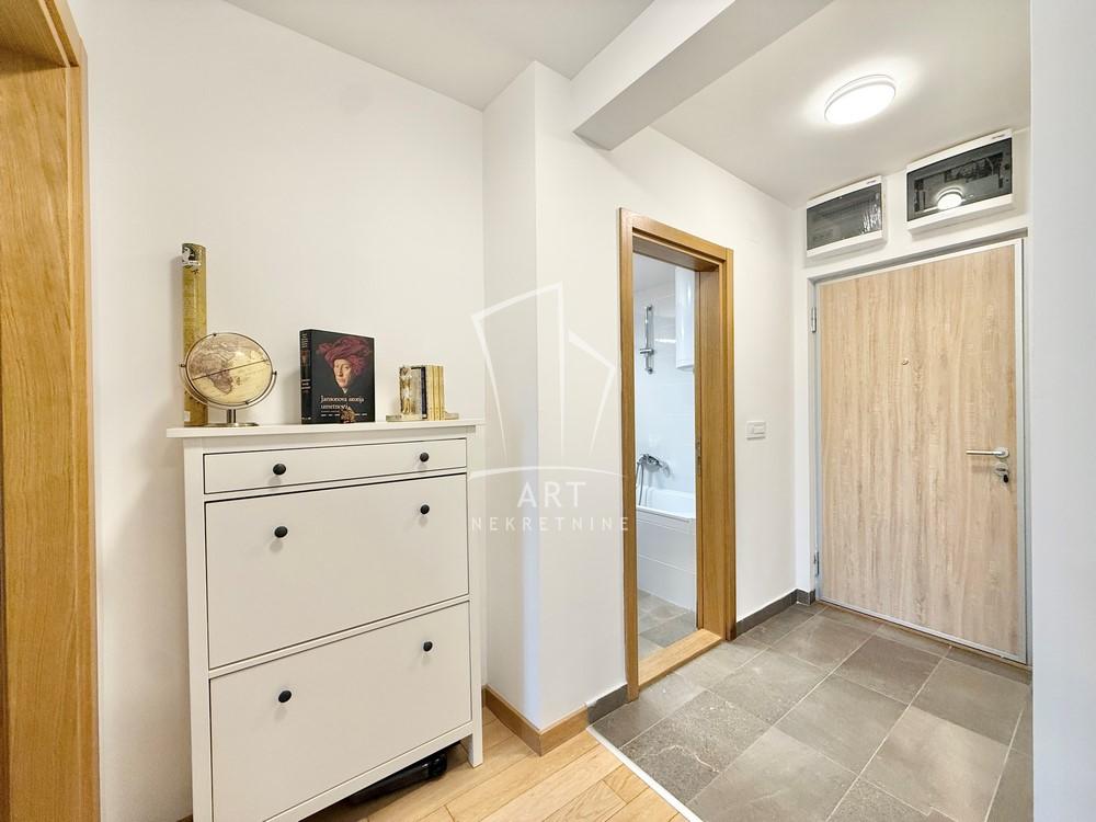 Stan na prodaju u Beogradu, Zemun, dvosoban, 52m2, cena 225000 evra
