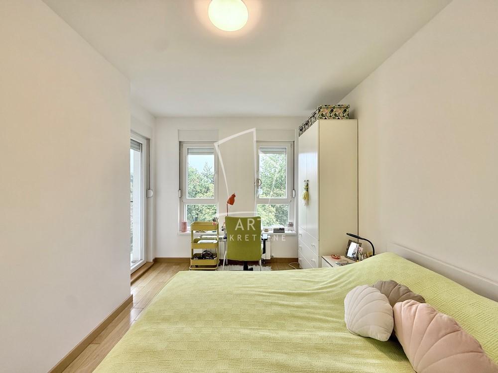 Stan na prodaju u Beogradu, Zemun, dvosoban, 52m2, cena 225000 evra