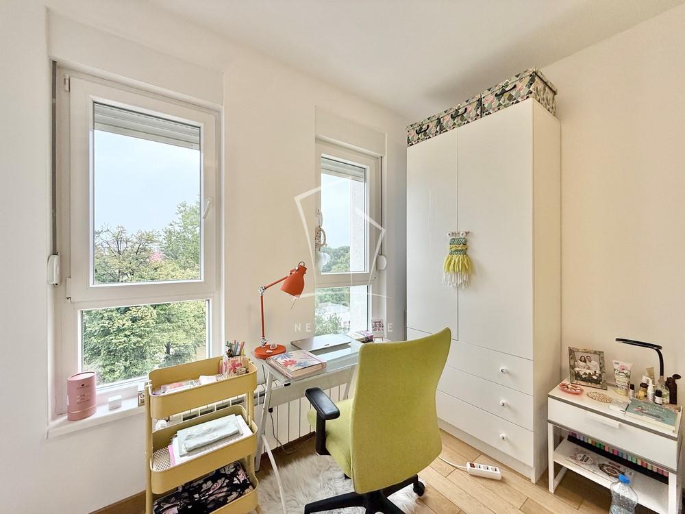 Stan na prodaju u Beogradu, Zemun, dvosoban, 52m2, cena 225000 evra