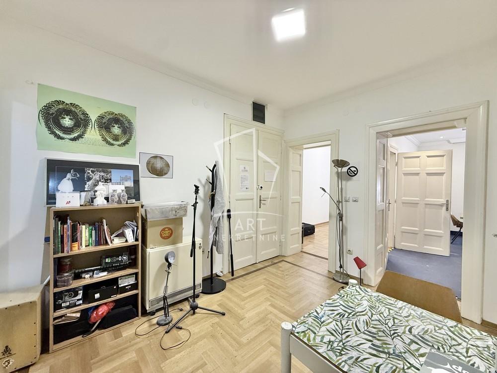 Stan na prodaju u Beogradu, Stari grad, troiposoban, 59m2, cena 260000 evra