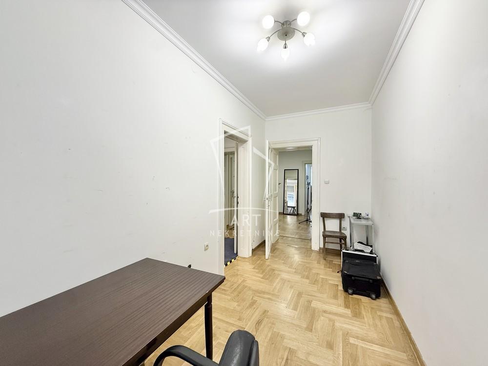 Stan na prodaju u Beogradu, Stari grad, troiposoban, 59m2, cena 260000 evra