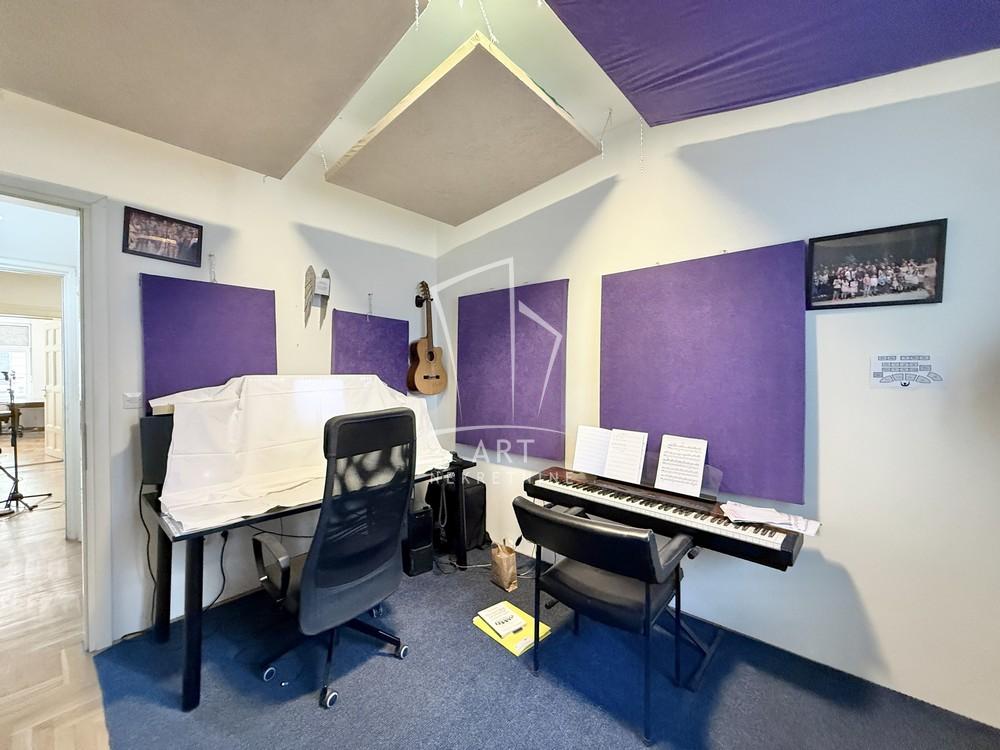 Stan na prodaju u Beogradu, Stari grad, troiposoban, 59m2, cena 260000 evra