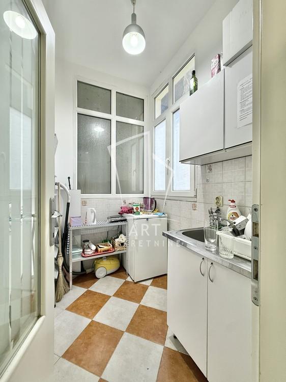 Stan na prodaju u Beogradu, Stari grad, troiposoban, 59m2, cena 260000 evra