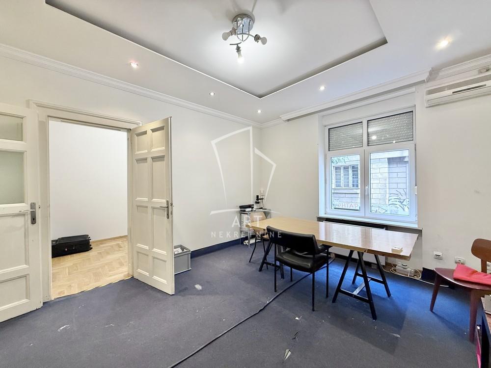 Stan na prodaju u Beogradu, Stari grad, troiposoban, 59m2, cena 260000 evra