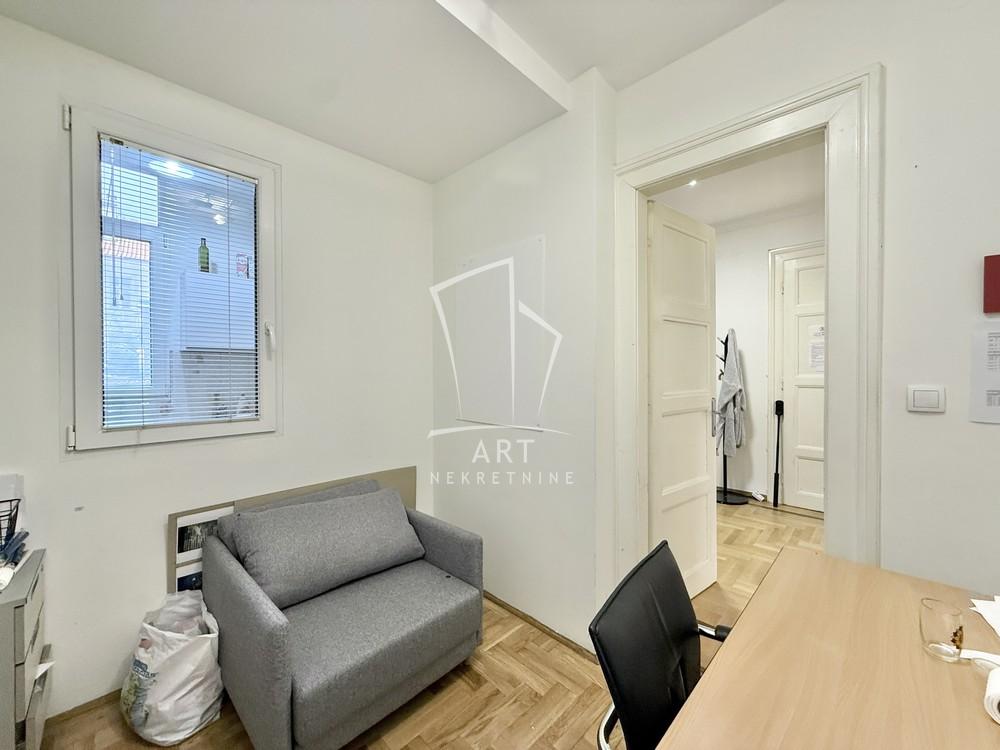 Stan na prodaju u Beogradu, Stari grad, troiposoban, 59m2, cena 260000 evra