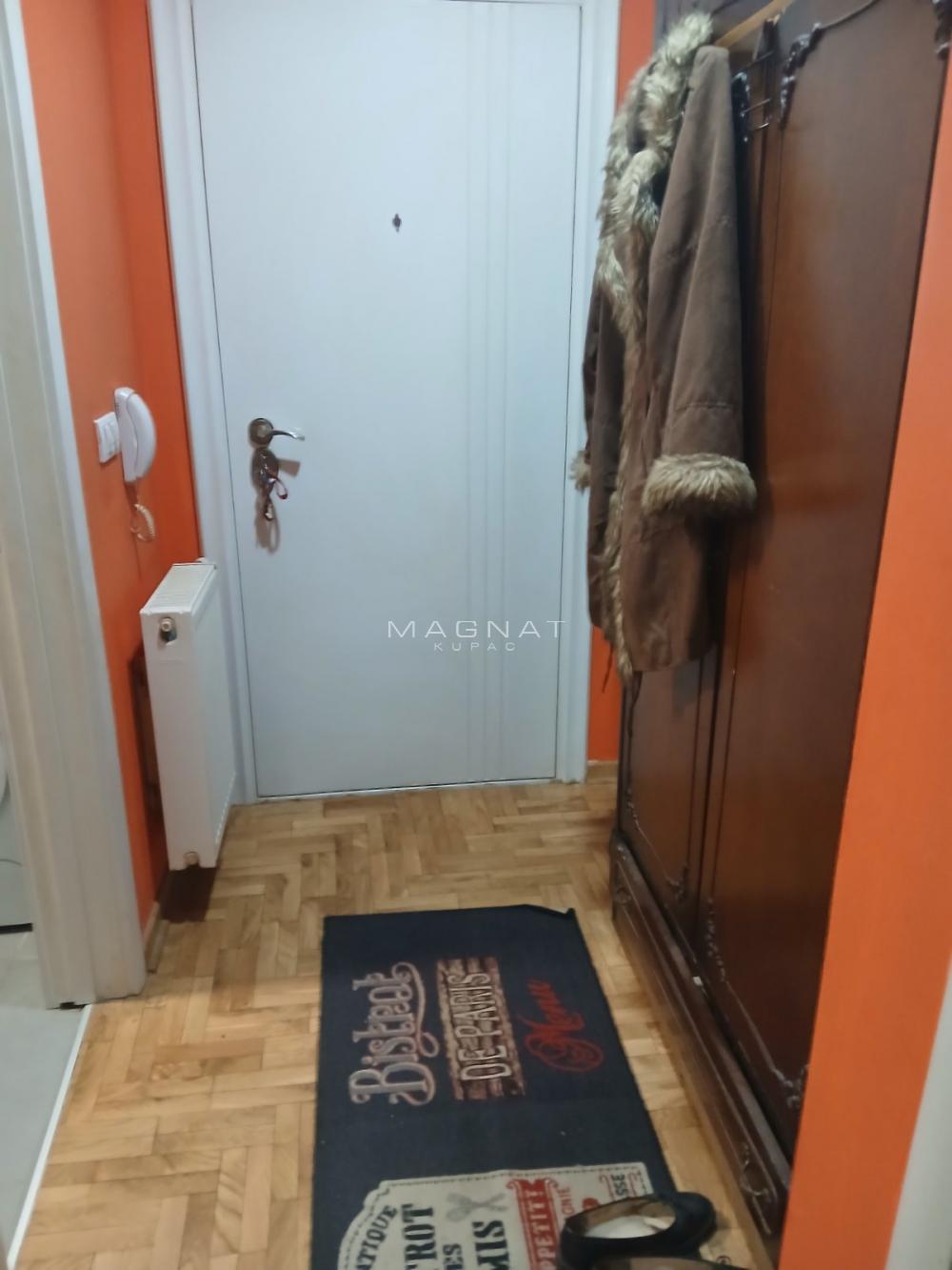 Stan na prodaju u Beogradu, Braće Jerković, jednoiposoban, 37m2, cena 120000 evra
