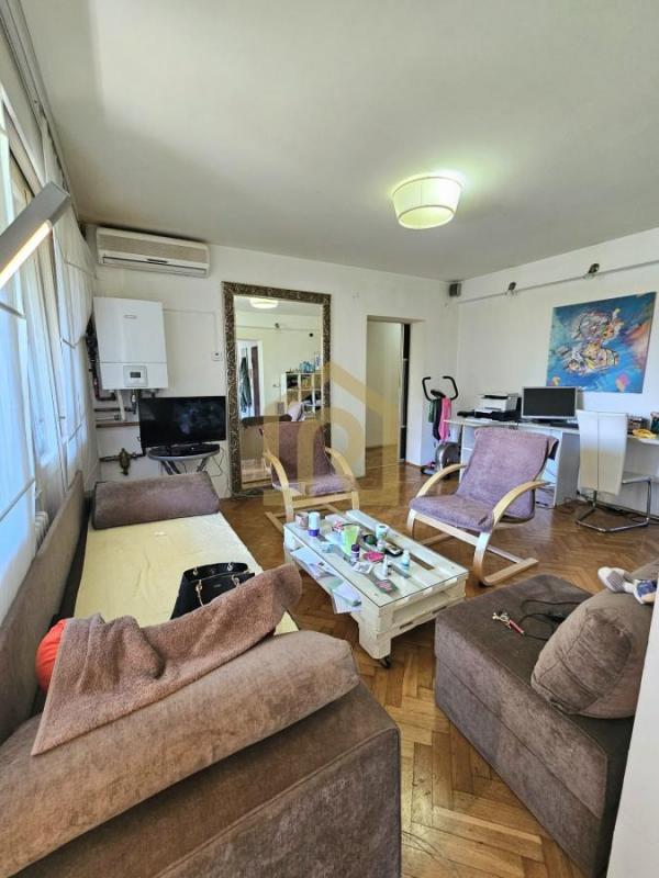 Stan na prodaju u Beogradu, Vračar (Centar), trosoban, 80m2, cena 255000 evra