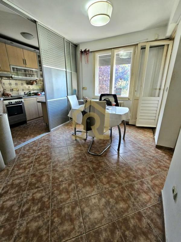 Stan na prodaju u Beogradu, Vračar (Centar), trosoban, 80m2, cena 255000 evra