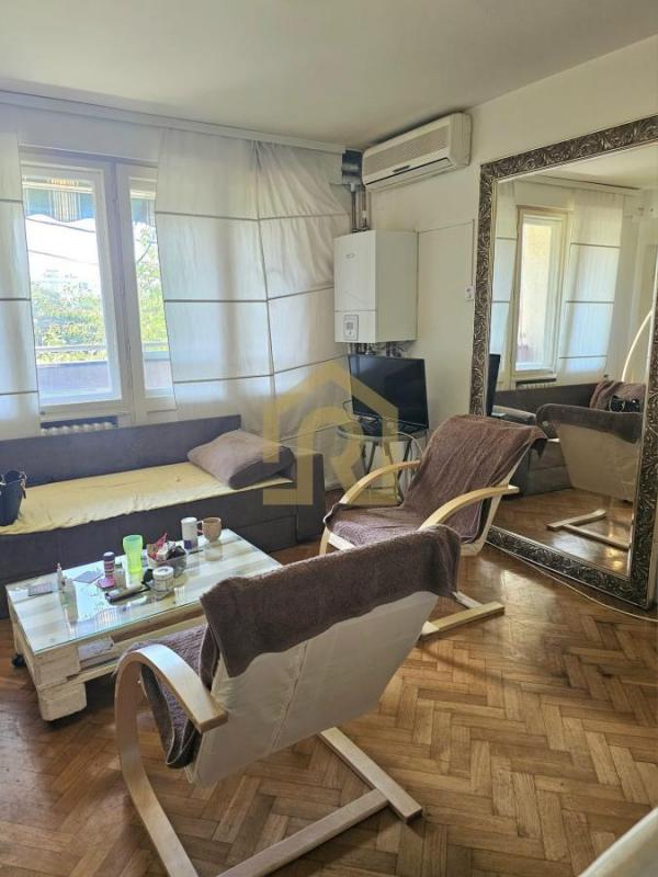 Stan na prodaju u Beogradu, Vračar (Centar), trosoban, 80m2, cena 255000 evra