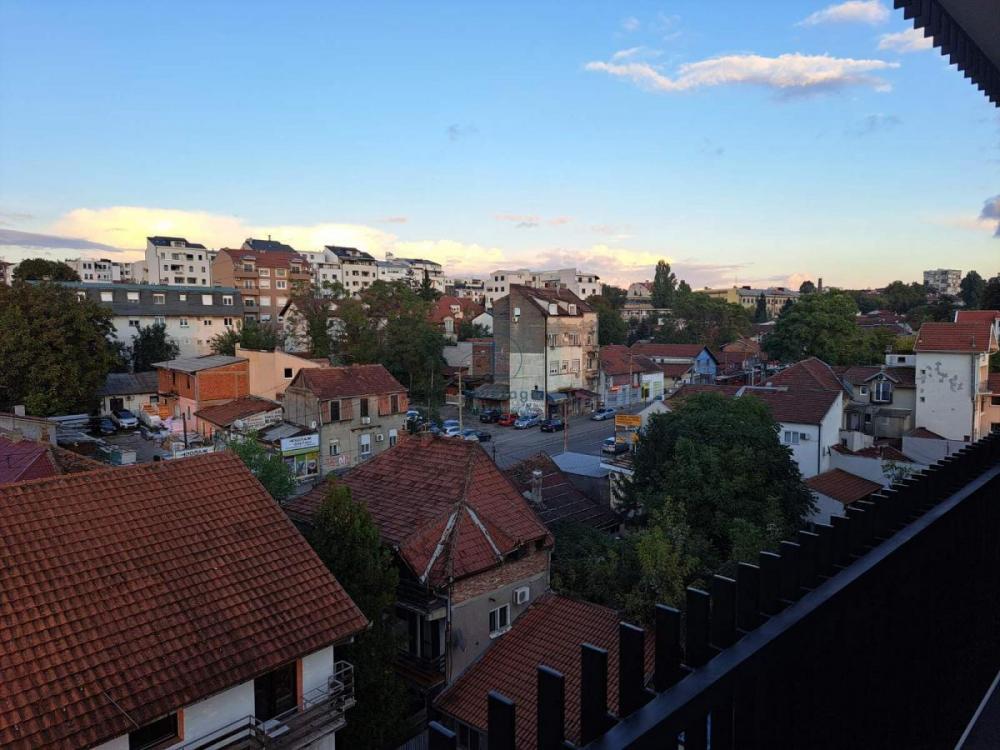 Stan na prodaju u Beogradu, Cvetkova pijaca, dvoiposoban, 60m2, cena 165000 evra