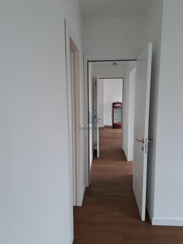 Stan na prodaju u Beogradu, Vukov spomenik, cetvorosoban, 93m2, cena 475000 evra
