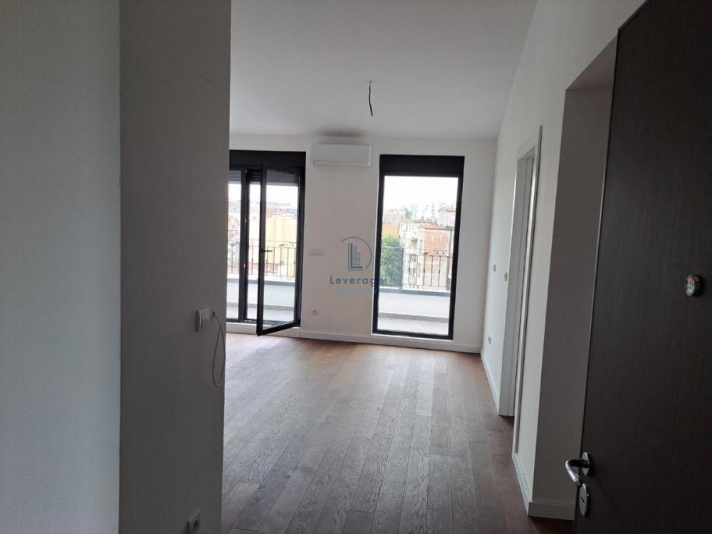 Stan na prodaju u Beogradu, Vukov spomenik, cetvorosoban, 93m2, cena 475000 evra