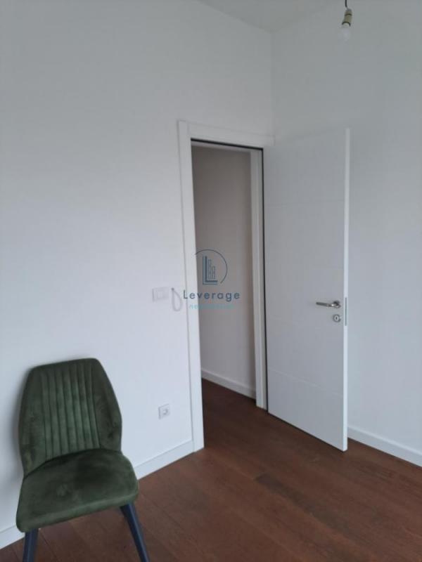 Stan na prodaju u Beogradu, Vukov spomenik, cetvorosoban, 93m2, cena 475000 evra