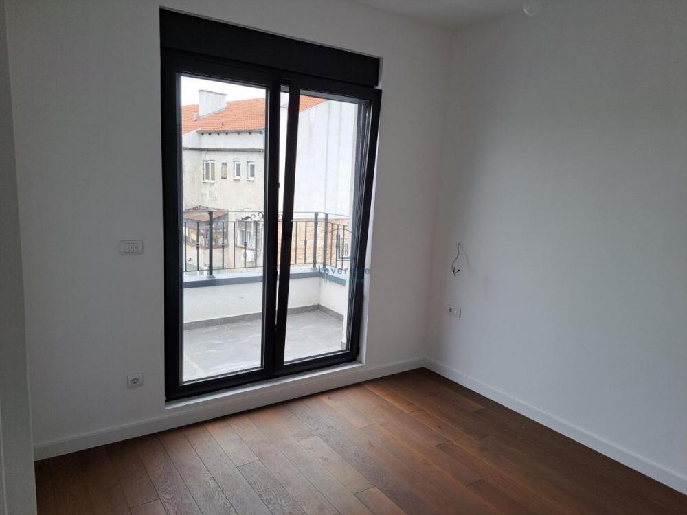 Stan na prodaju u Beogradu, Vukov spomenik, cetvorosoban, 93m2, cena 475000 evra