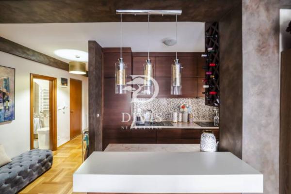 Stan na prodaju u Beogradu, Vukov spomenik, trosoban, 75m2, cena 280000 evra