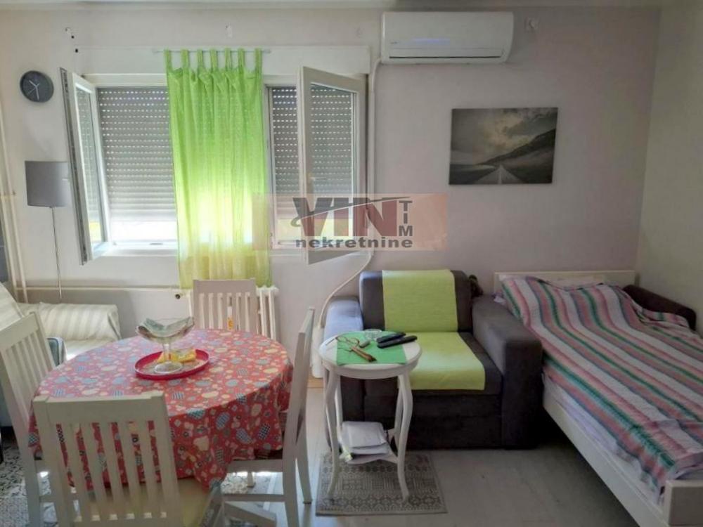Stan na prodaju u Beogradu, Karaburma, jednosoban, 24m2, cena 86500 evra