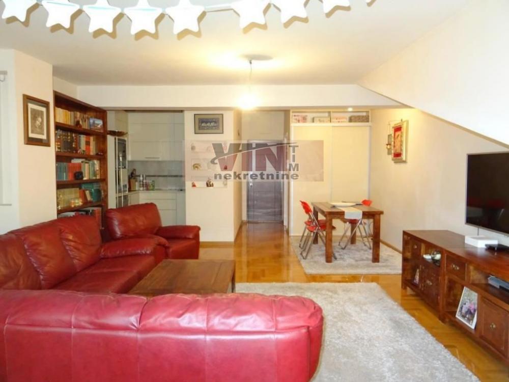 Stan na prodaju u Beogradu, Đeram pijaca, cetvorosoban, 94m2, cena 355000 evra