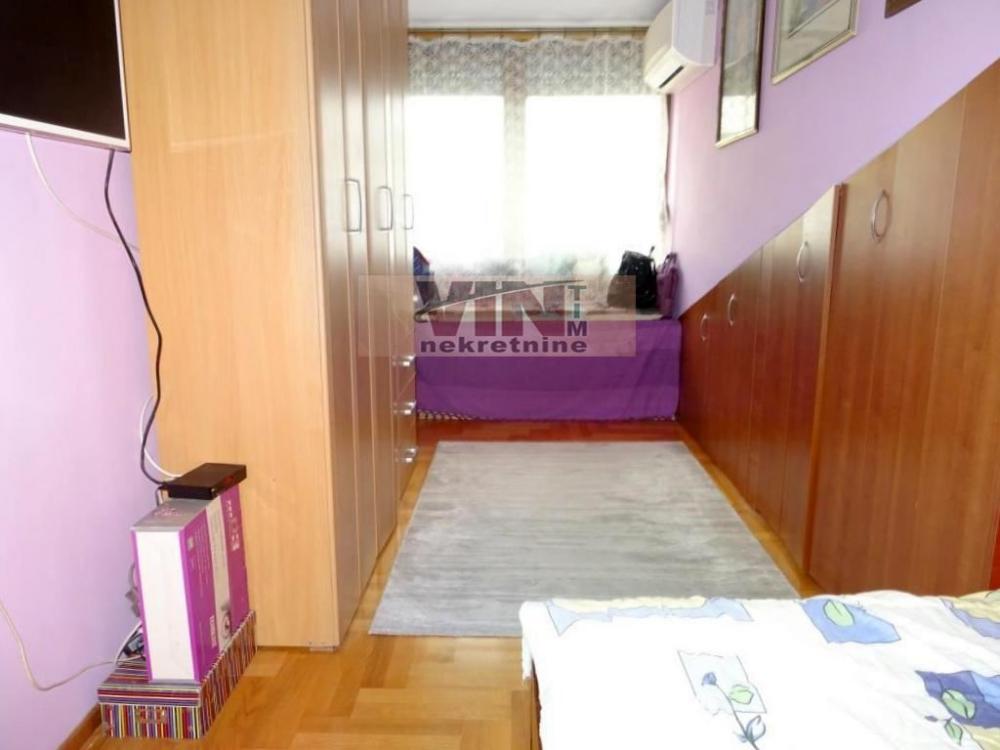Stan na prodaju u Beogradu, Đeram pijaca, cetvorosoban, 94m2, cena 355000 evra