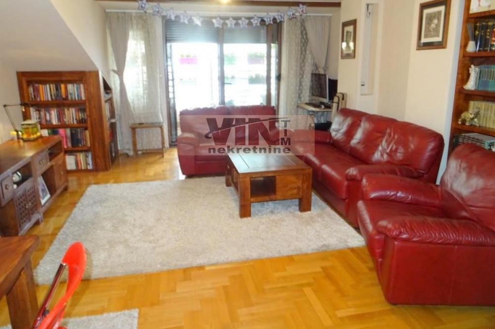 Stan na prodaju u Beogradu, Đeram pijaca, cetvorosoban, 94m2, cena 355000 evra