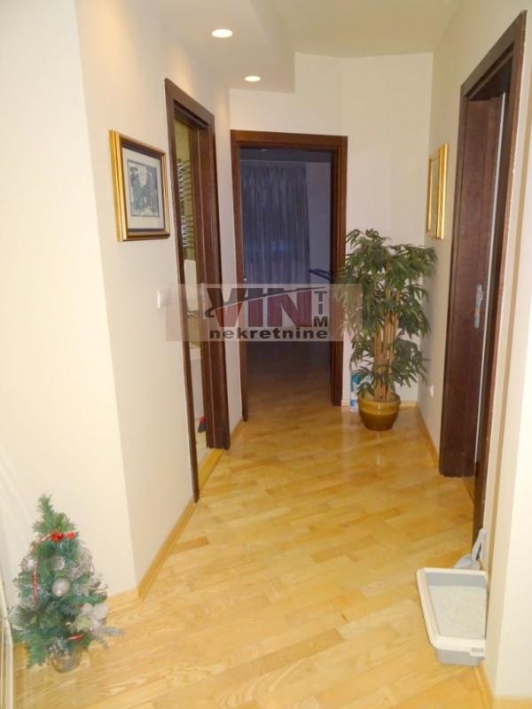 Stan na prodaju u Beogradu, Bogoslovija, troiposoban, 94m2, cena 289000 evra