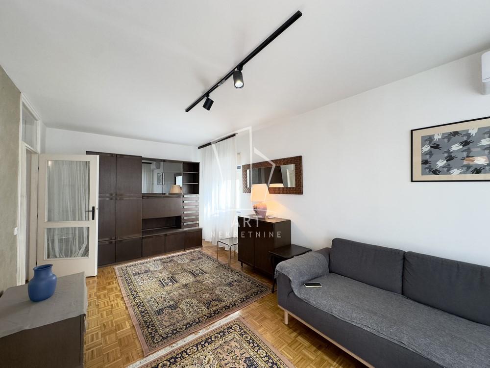 Stan na prodaju u Beogradu, Novi Beograd blok 63, trosoban, 75m2, cena 245000 evra