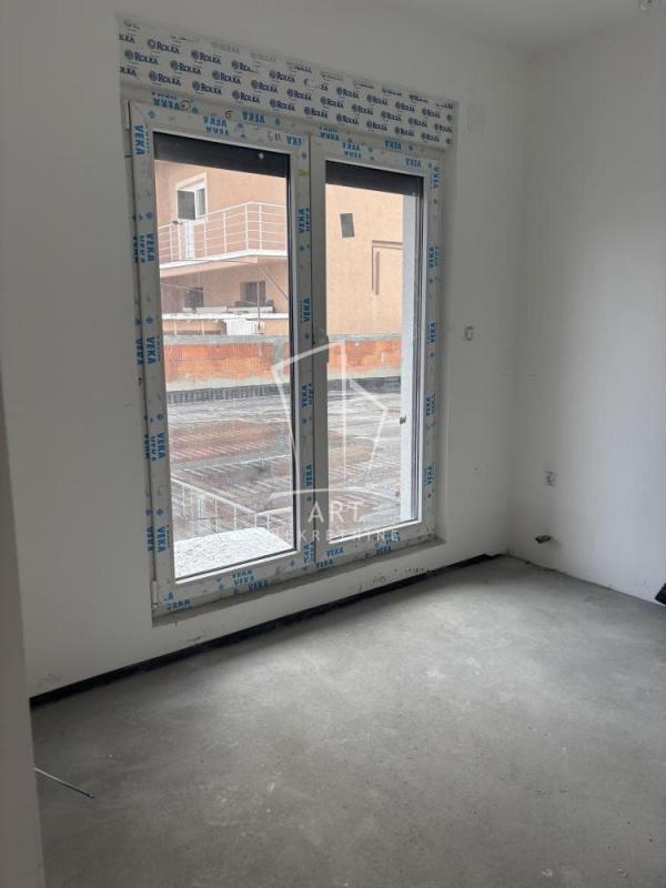 Stan na prodaju u Beogradu, Čukarica, trosoban, 54m2, cena 182000 evra