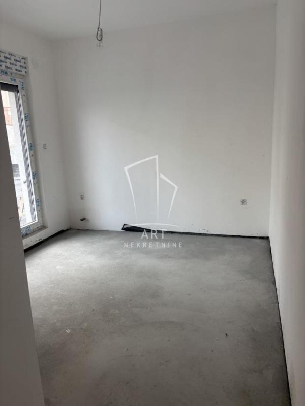 Stan na prodaju u Beogradu, Čukarica, trosoban, 54m2, cena 182000 evra