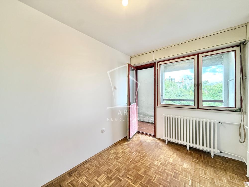 Stan na prodaju u Beogradu, Banjica, trosoban, 82m2, cena 260000 evra