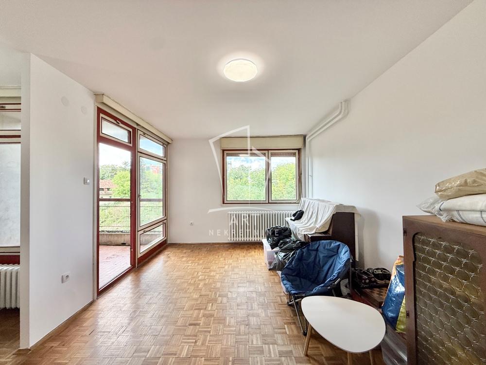 Stan na prodaju u Beogradu, Banjica, trosoban, 82m2, cena 260000 evra