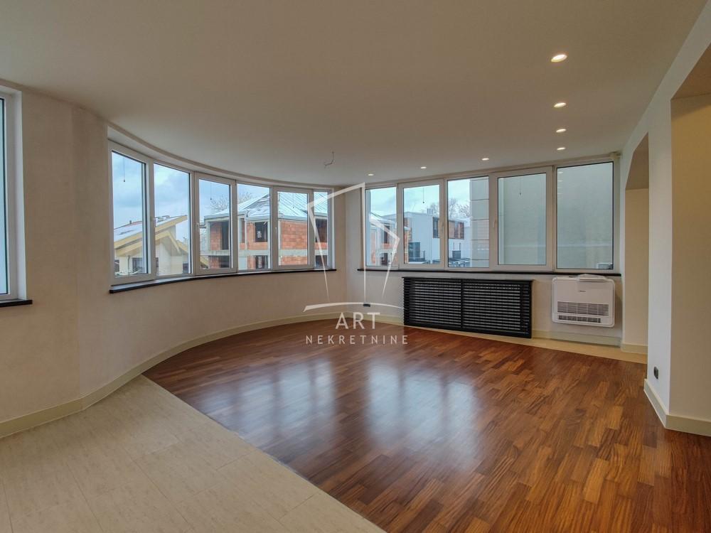 Stan na prodaju u Beogradu, Banovo brdo, cetvorosoban, 130m2, cena 459000 evra