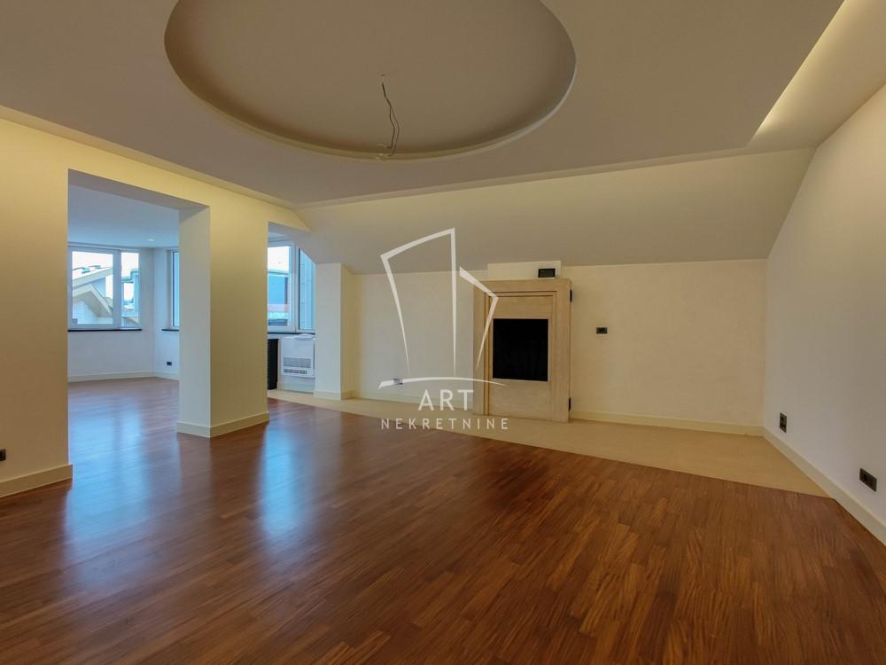 Stan na prodaju u Beogradu, Banovo brdo, cetvorosoban, 130m2, cena 459000 evra